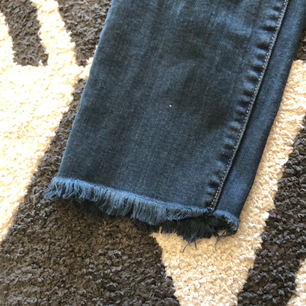 Very cute Levi’s cut off high rise straight jeans - Picture 4 of 4